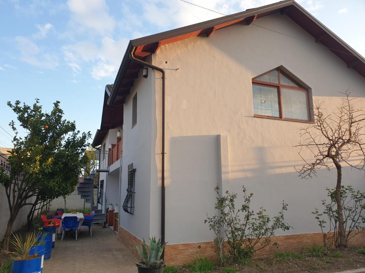 Eni's Villa, 5km From Shengjini *
