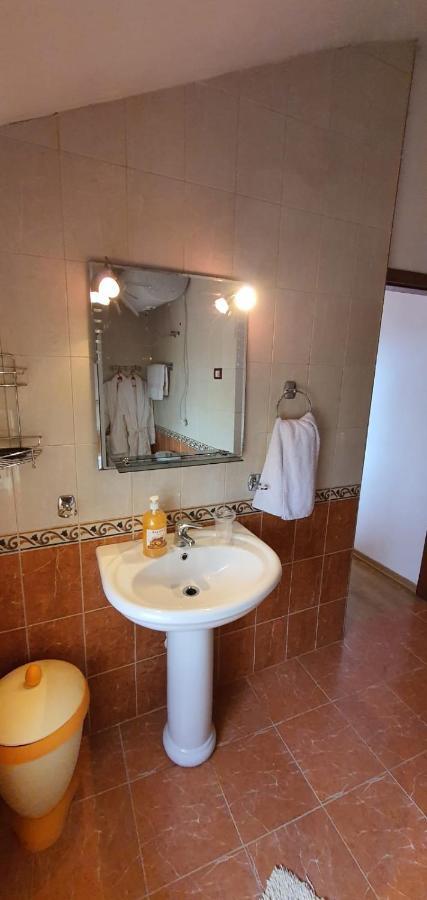 Eni's Villa, 5km From Shengjini Willa