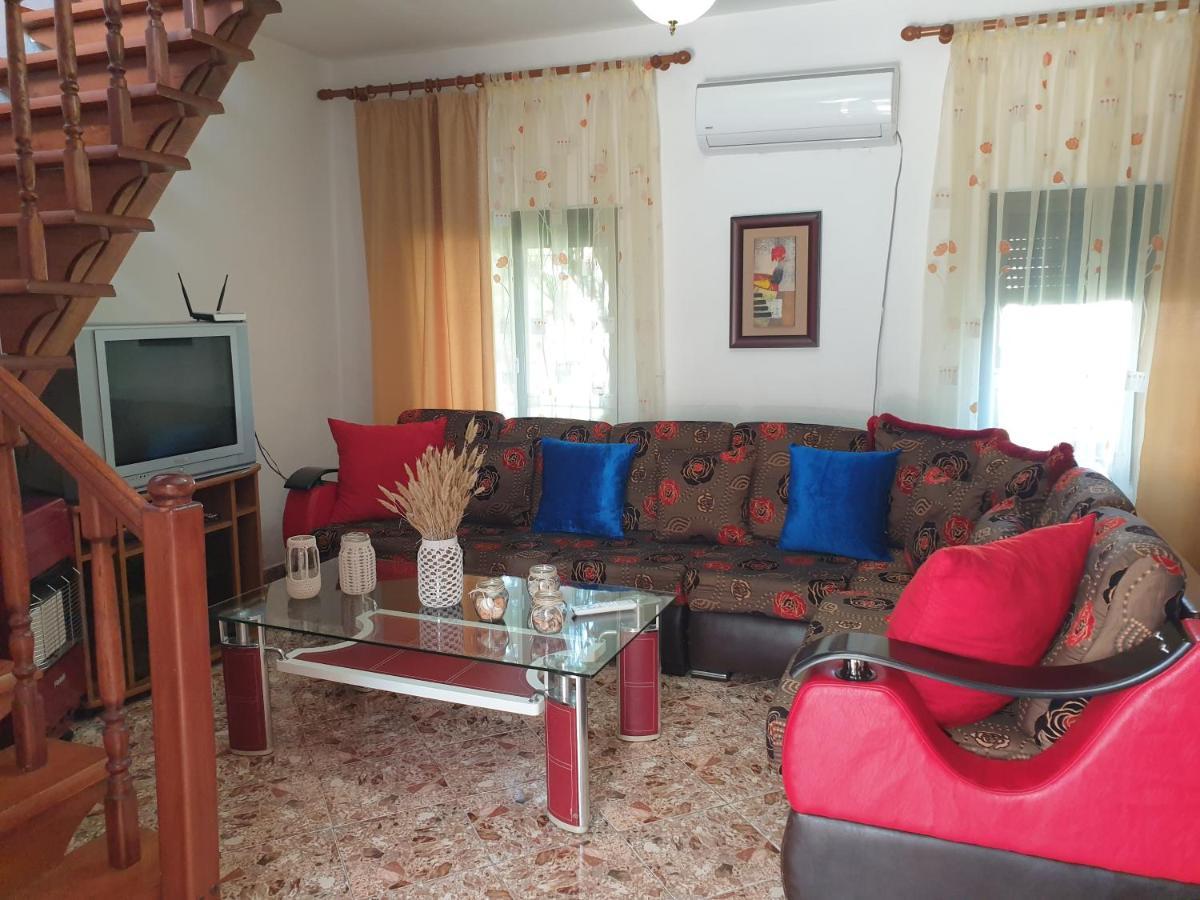 Eni's Villa, 5km From Shengjini *