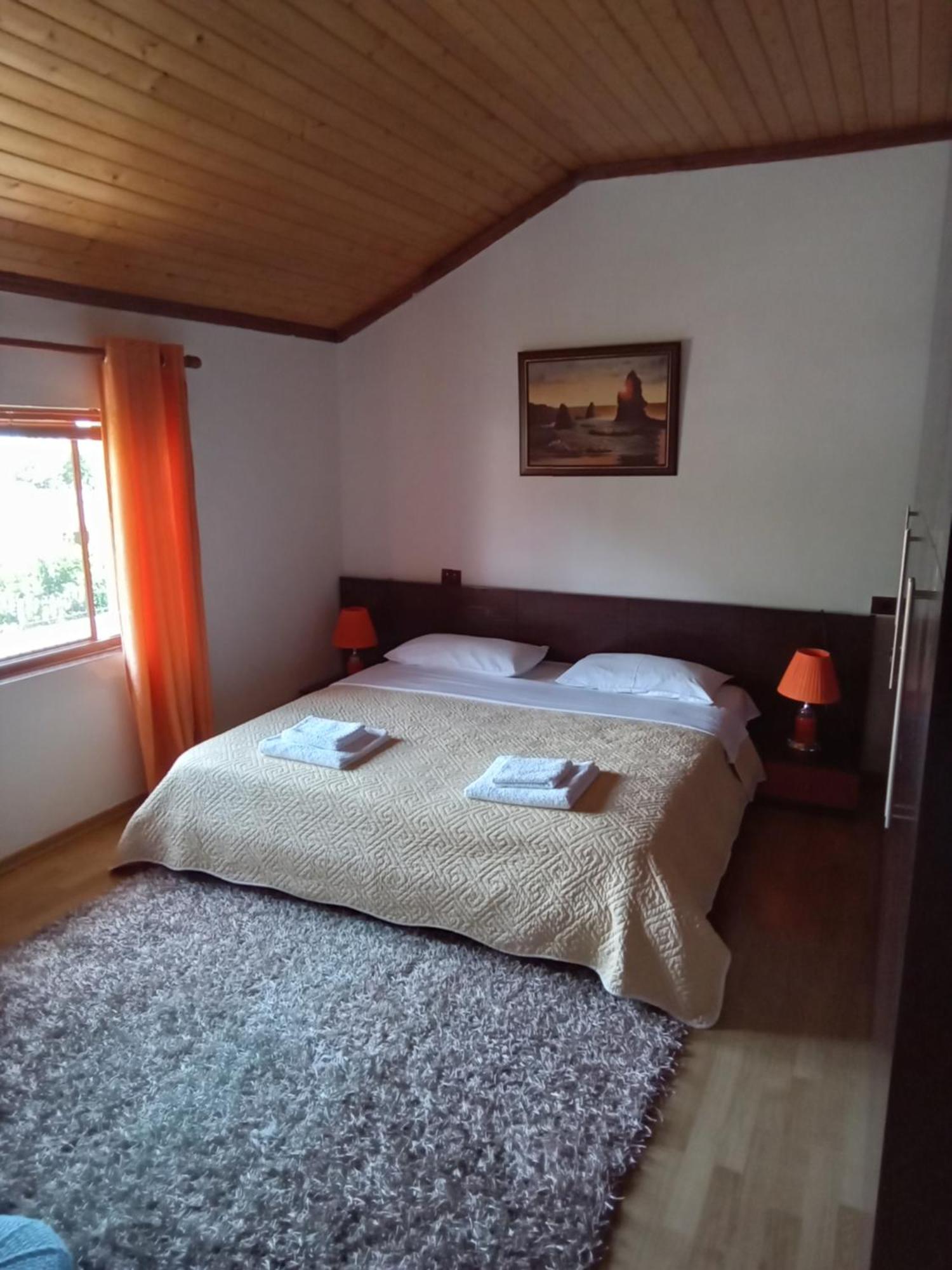 Eni's Villa, 5km From Shengjini Lezhë